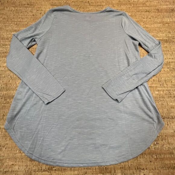 Simply southern size small gray long sleeve Henley - Picture 8 of 8